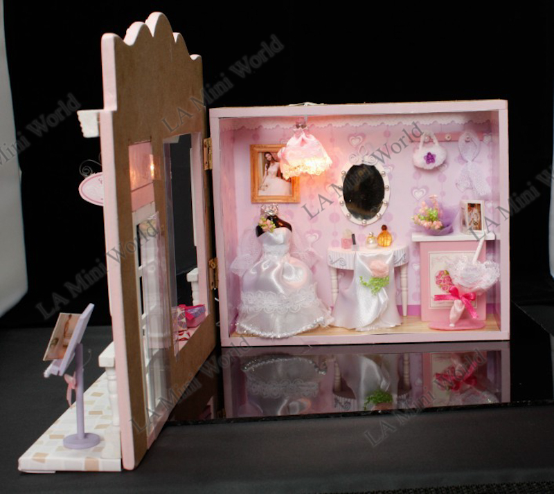 50 OFF DOLLHOUSE MINIATURE (C001) EUROPEAN MALL OF WEDDING DRESS