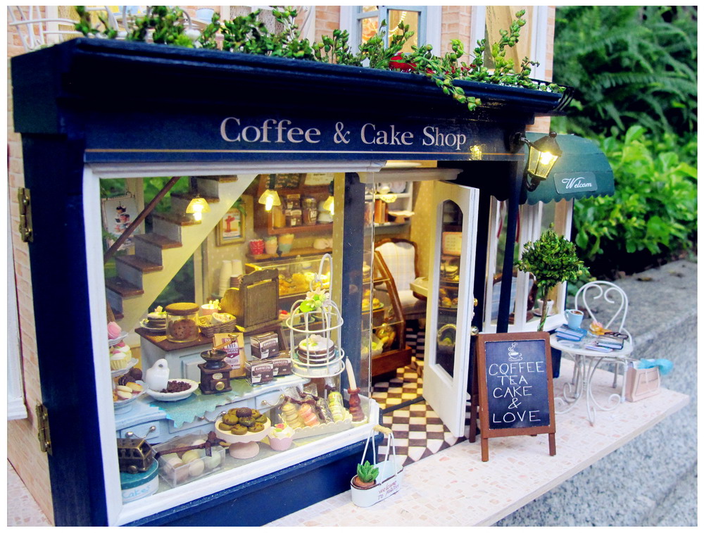 DOLLHOUSE MINIATURE EUROPEAN TRAVEL (PT05), HALLSTATT COFFEE SHOP